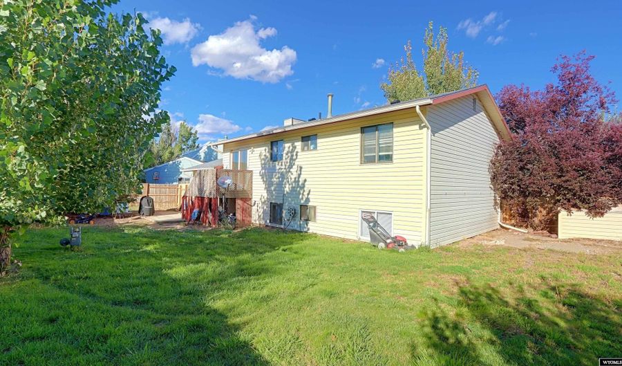 3056 Herrington Dr, Casper, WY 82601 - 5 Beds, 2 Bath