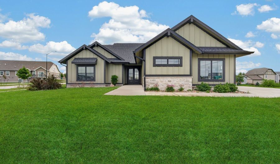 1101 SW Des Moines St, Ankeny, IA 50023 - 4 Beds, 3 Bath