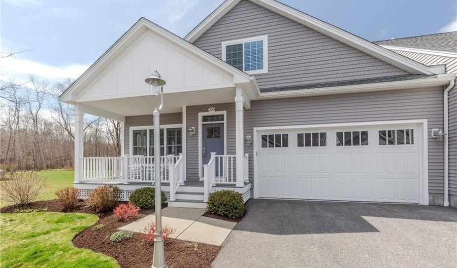 200 Wickford Ct, North Kingstown, RI 02852 - 2 Beds, 3 Bath