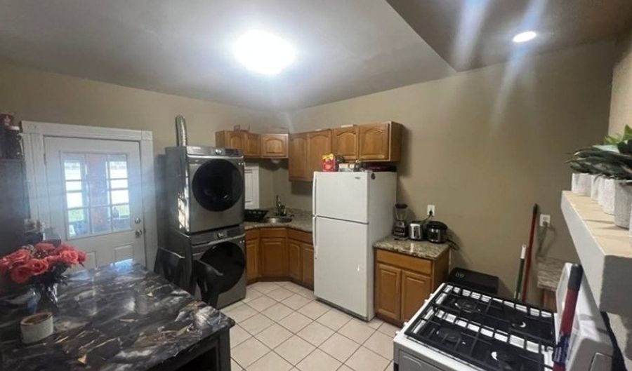 21 Terrace Pl 1, Belleville, NJ 07109 - 2 Beds, 1 Bath