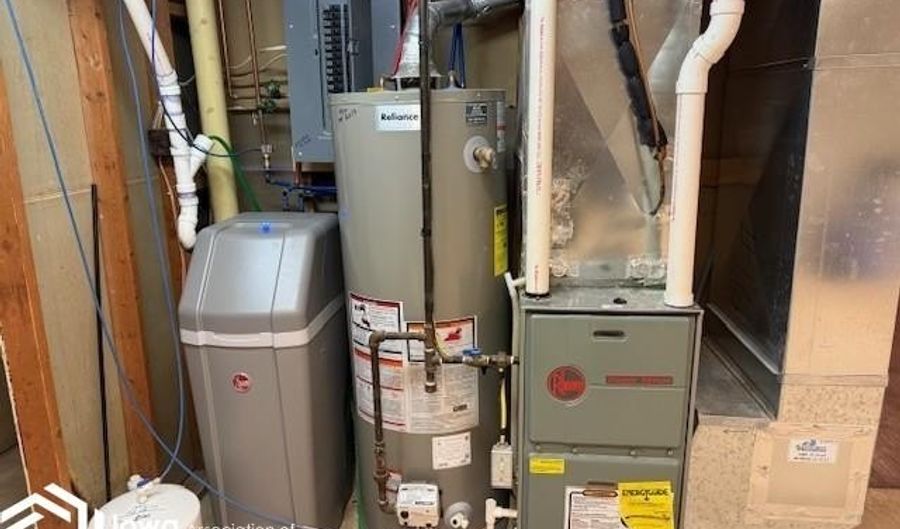 2109 E Spruce St, Algona, IA 50511 - 3 Beds, 2 Bath