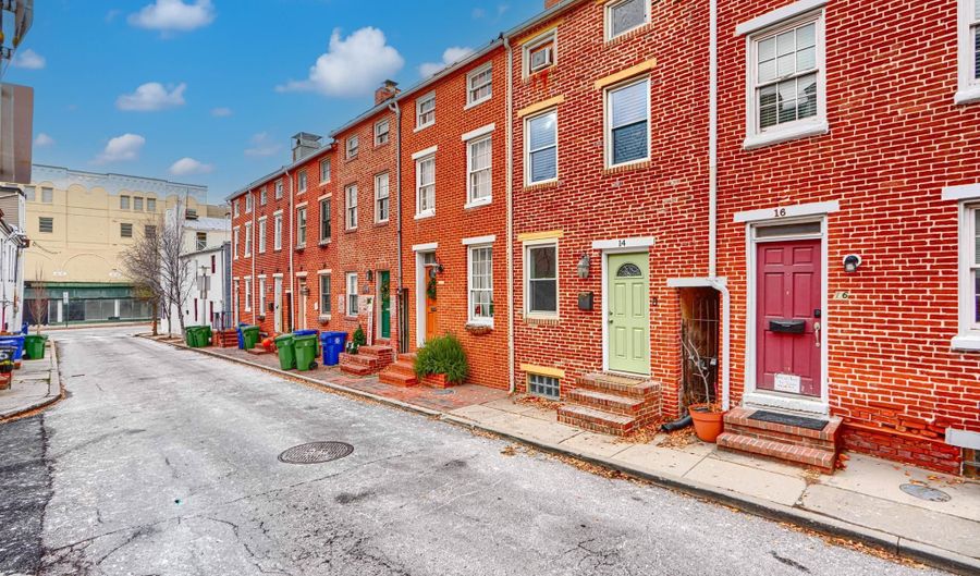 14 E HAMBURG St E, Baltimore, MD 21230 - 3 Beds, 2 Bath