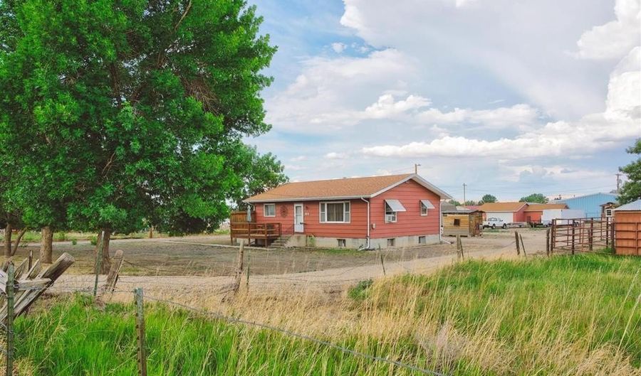 302 W Rocky Rd, Cody, WY 82414 - 2 Beds, 2 Bath