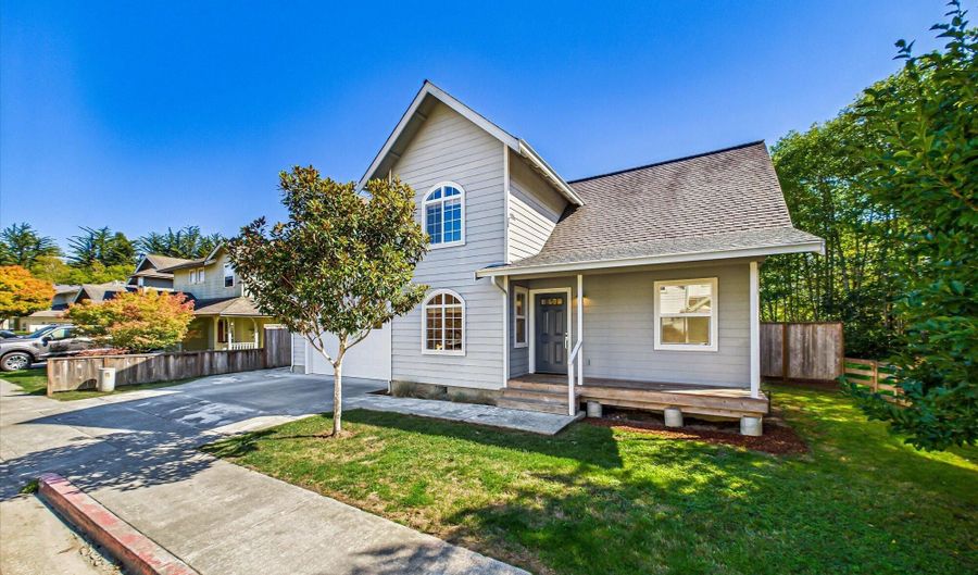 2700 Meadow Creek Way, Arcata, CA 95521 - 4 Beds, 2 Bath