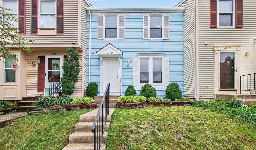 12149 BELTSVILLE Dr, Beltsville, MD 20705 - 3 Beds, 3 Bath