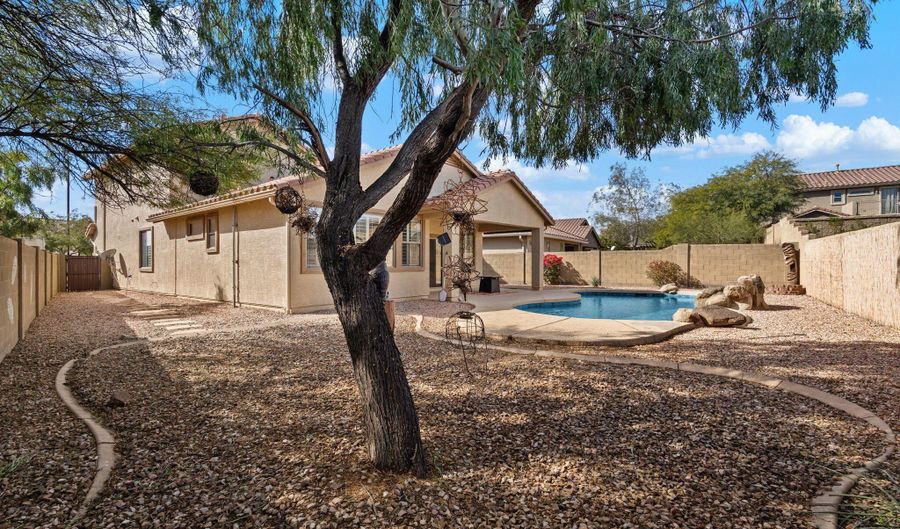 1608 W KURALT Dr, Anthem, AZ 85086 - 4 Beds, 3 Bath