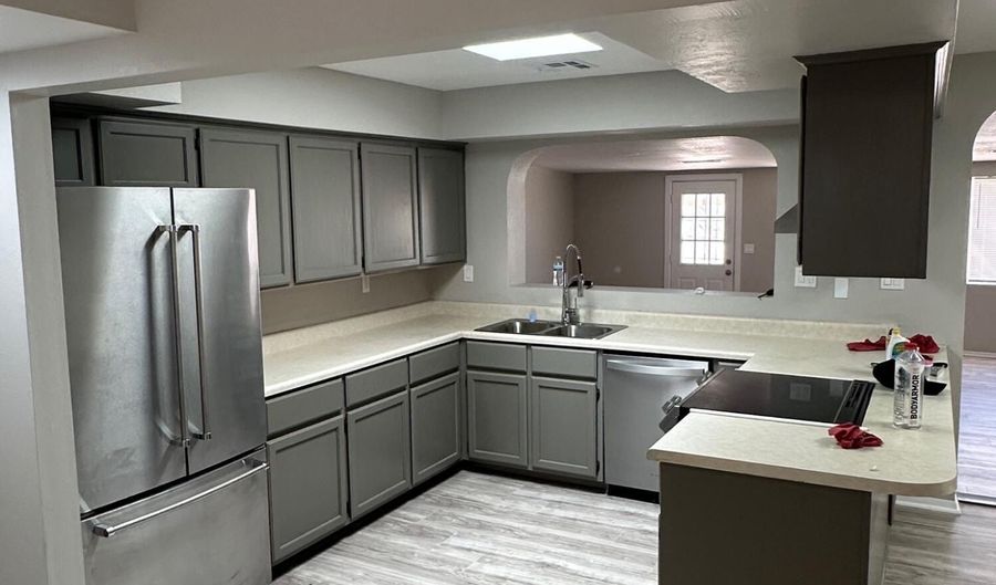 1038 E HONDO Ave, Apache Junction, AZ 85119 - 3 Beds, 2 Bath
