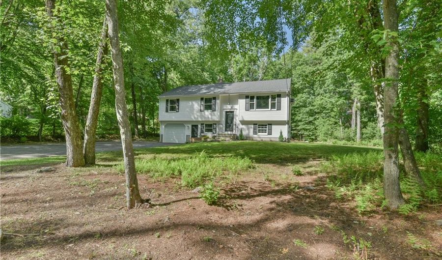 9 Mountain Hill Rd, Thompson, CT 06255 - 3 Beds, 3 Bath
