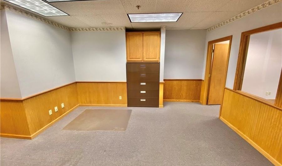 395 W Avon Rd, Avon, CT 06001 - 0 Beds, 0 Bath