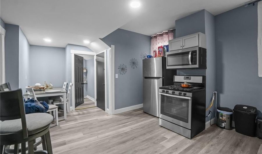 367 Laurel Hill Ave, Cranston, RI 02920 - 6 Beds, 3 Bath