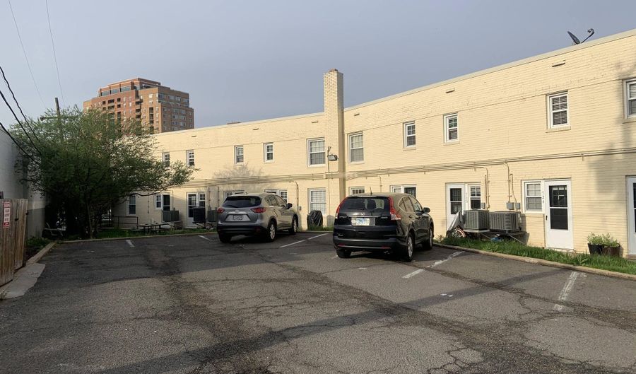 732 N OAKLAND St, Arlington, VA 22203 - 1 Beds, 1 Bath