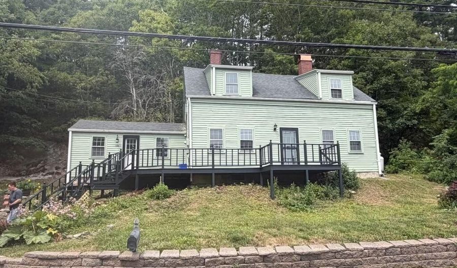 66 High St, Bath, ME 04530 - 4 Beds, 2 Bath