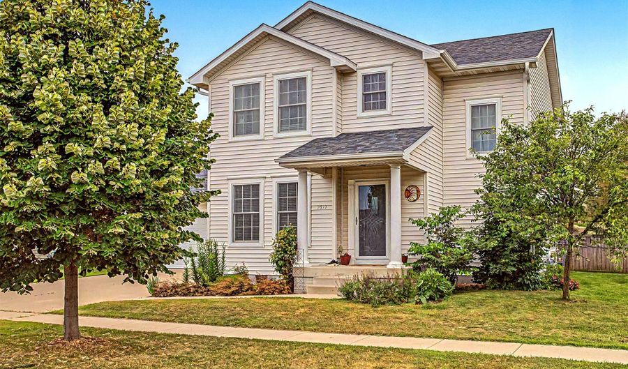 2517 Clayton Dr, Ames, IA 50010 - 3 Beds, 3 Bath