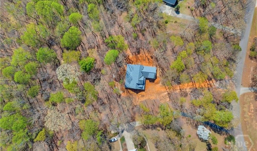 465 Stone Creek Dr, Hull, GA 30646 - 4 Beds, 3 Bath