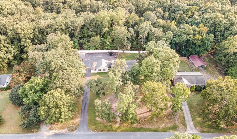 2106 Woodhurst Ln, Albemarle, NC 28001 - 3 Beds, 3 Bath