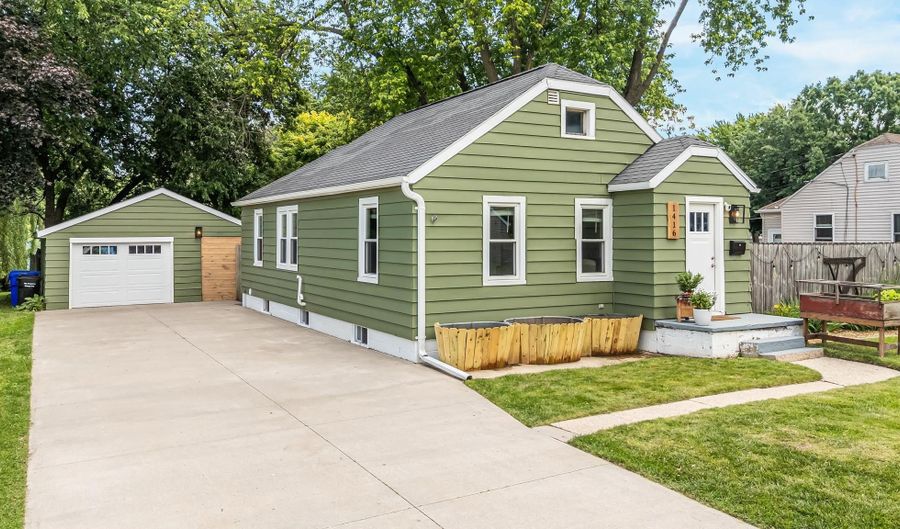 1416 N KENILWORTH Ave, Appleton, WI 54911 - 2 Beds, 1 Bath