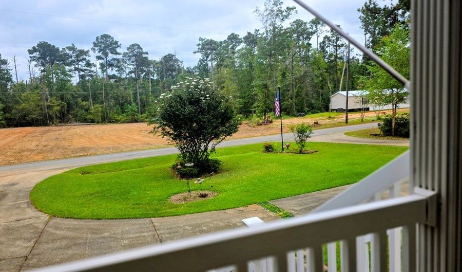 701 DOUGLAS Dr, Abbeville, AL 36310 - 2 Beds, 3 Bath