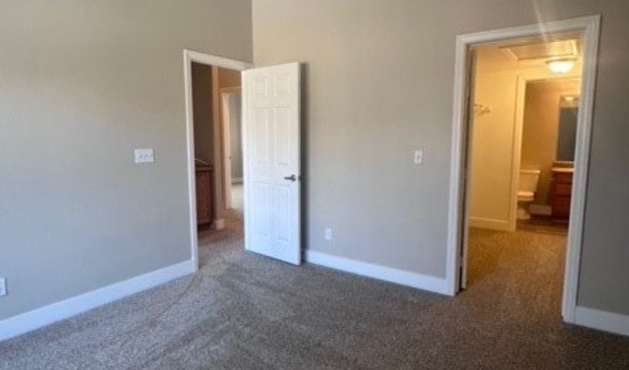 495 Baby Eagle, Henderson, NV 89012 - 3 Beds, 3 Bath
