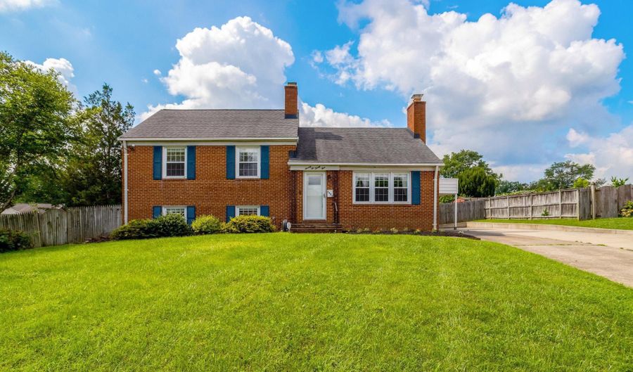 7623 ARLEN St, Annandale, VA 22003 - 4 Beds, 3 Bath