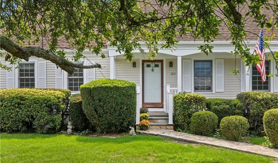 103 Gosset's Turn Dr, Middletown, RI 02842 - 3 Beds, 2 Bath