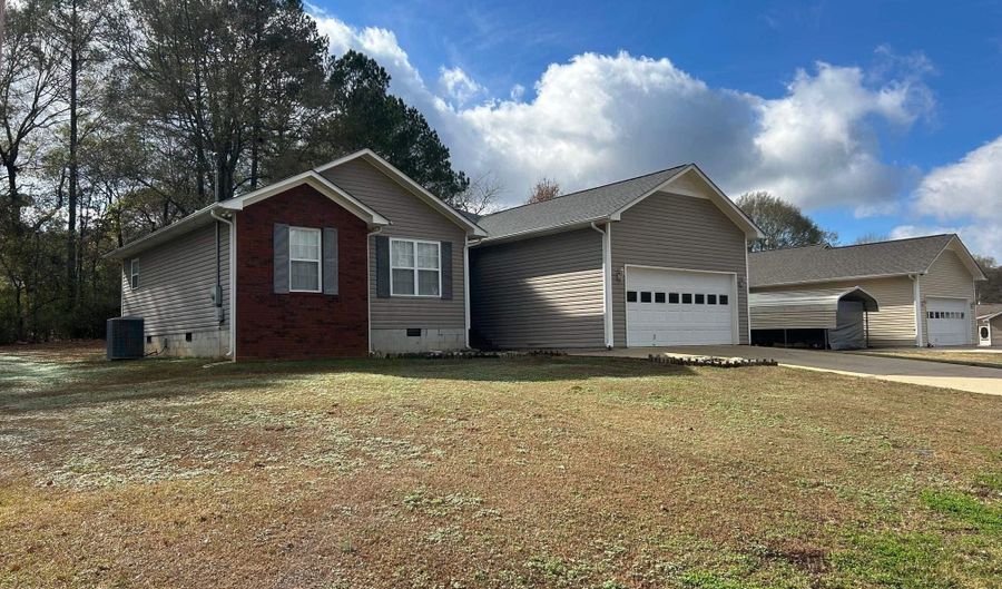 82 BERNARD COUCH Dr, Anniston, AL 36207 - 3 Beds, 2 Bath