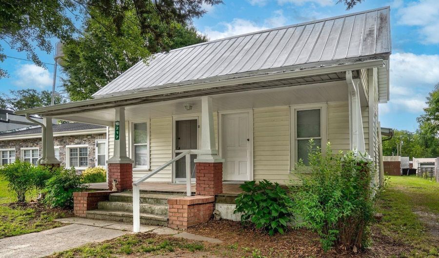 6217 Deans St, Bailey, NC 27807 - 2 Beds, 1 Bath