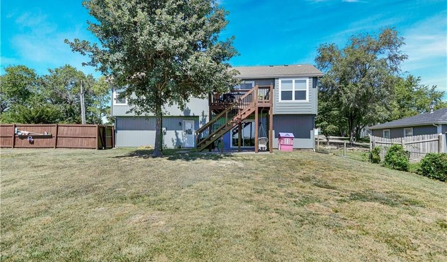 1841 College St, Baldwin City, KS 66006 - 3 Beds, 3 Bath
