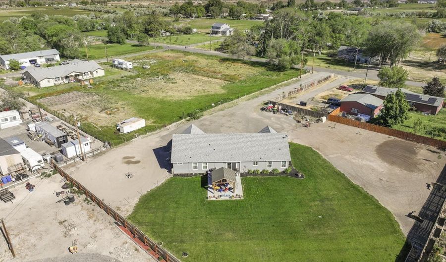 1415 Sunrise Vw, Buhl, ID 83316 - 3 Beds, 3 Bath