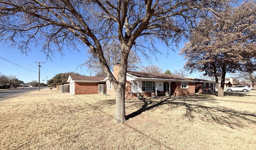 1601 Avenue F, Abernathy, TX 79311 - 3 Beds, 2 Bath