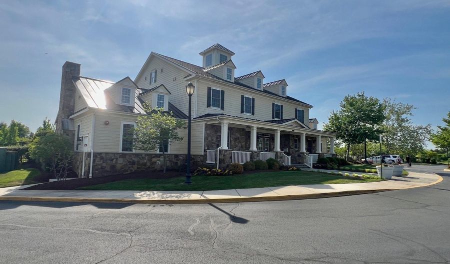 24247 PURPLE FINCH Dr, Aldie, VA 20105 - 4 Beds, 4 Bath