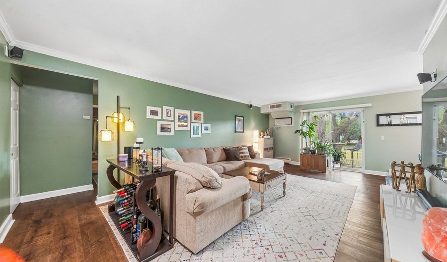 2434 Brandenberry Ct 2A, Arlington Heights, IL 60004 - 2 Beds, 2 Bath