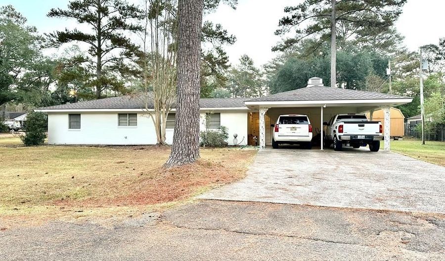 405 Bay St, Brookhaven, MS 39601 - 4 Beds, 3 Bath