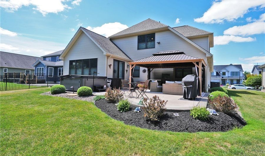 133 Boxelder Ln, Amherst, NY 14228 - 4 Beds, 4 Bath