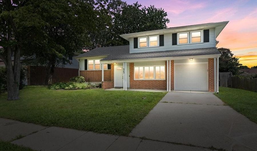 943 WOODFORD Dr, Dover, DE 19904 - 4 Beds, 2 Bath