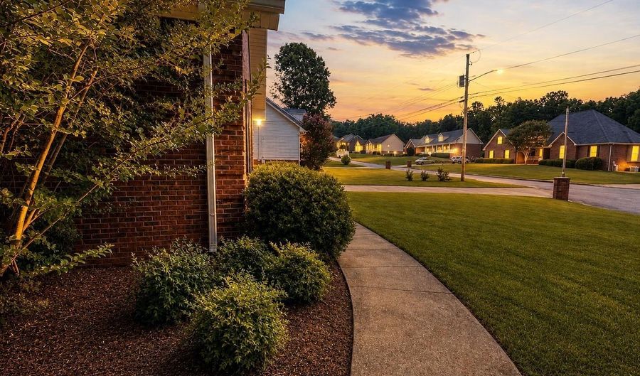 204 HAZEL CREEK Trl, Anniston, AL 36207 - 3 Beds, 3 Bath