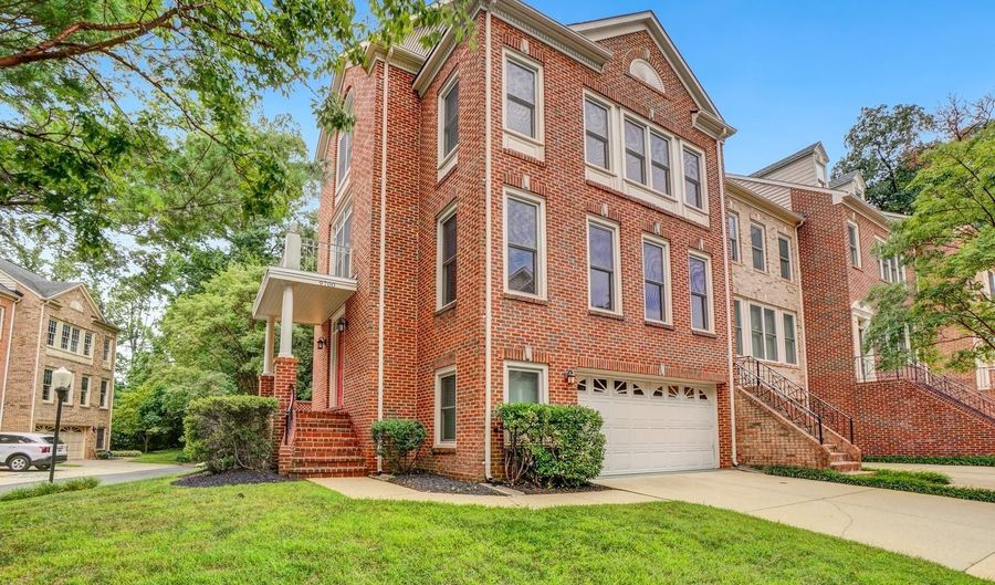 9700 WHITLEY PARK Pl #TH-19, Bethesda, MD 20814 - 3 Beds, 4 Bath