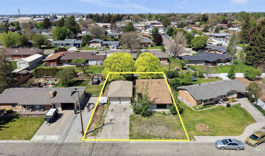 724 Fairmont St, Burley, ID 83318 - 2 Beds, 2 Bath