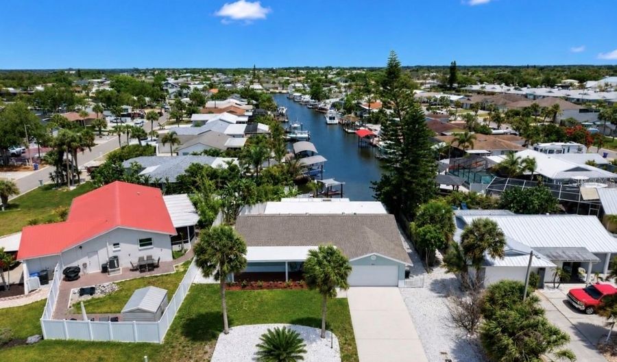 6513 ABACO Dr, Apollo Beach, FL 33572 - 3 Beds, 2 Bath