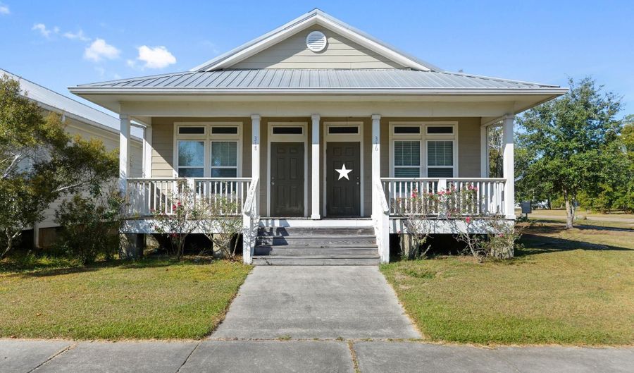 316 Saint Francis St, Bay St. Louis, MS 39520 - 2 Beds, 1 Bath