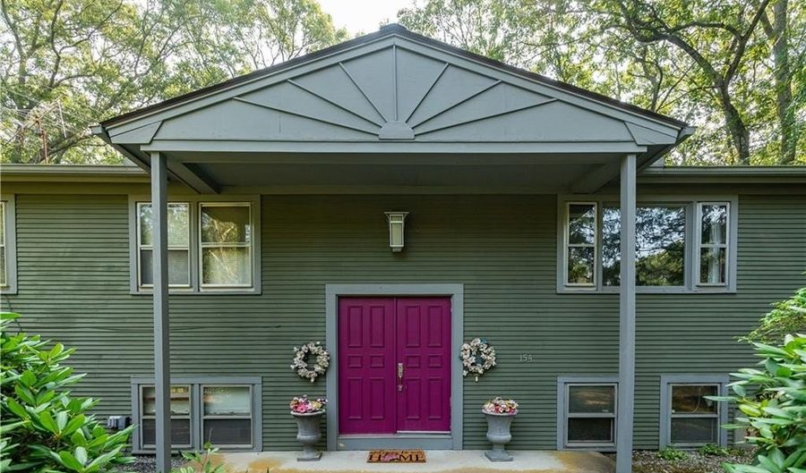 154 Spring Valley Dr, East Greenwich, RI 02818 - 3 Beds, 2 Bath