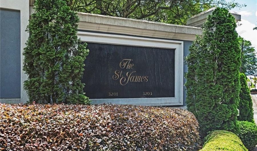 3203 Lenox Rd NE 28, Atlanta, GA 30324 - 2 Beds, 2 Bath