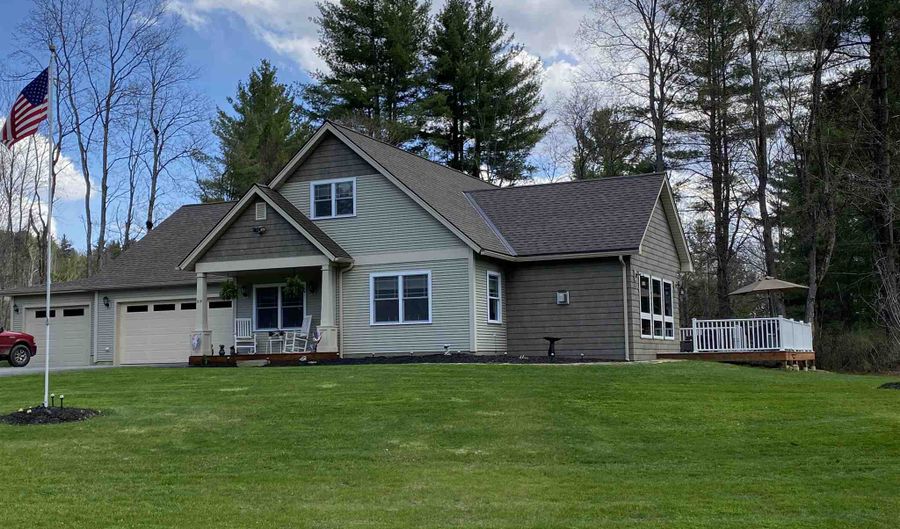 215 Applewood Dr, Newport, VT 05855 - 3 Beds, 3 Bath