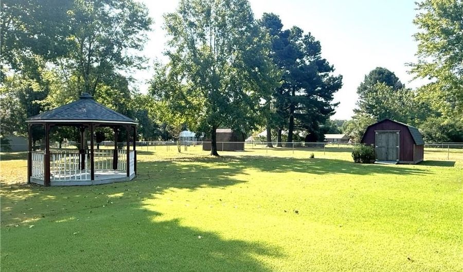805 SE AVE 6, Atkins, AR 72823 - 3 Beds, 2 Bath