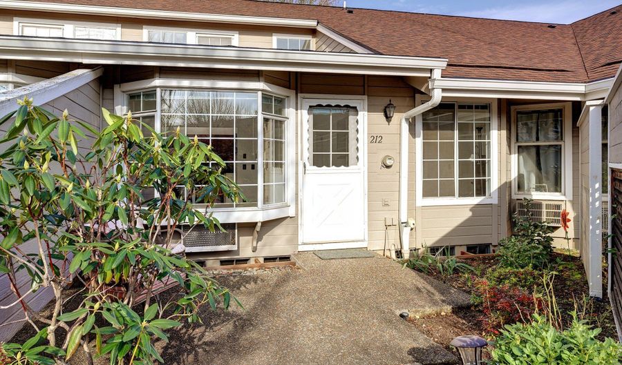 13775 SW SCHOLLS FERRY Rd 212, Beaverton, OR 97008 - 1 Beds, 1 Bath