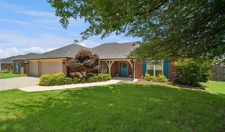 1122 Arbor Dr, Bartlesville, OK 74006 - 4 Beds, 3 Bath