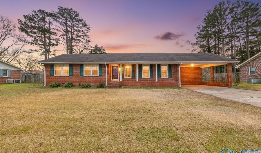 409 Peach Ave, Albertville, AL 35950 - 4 Beds, 2 Bath