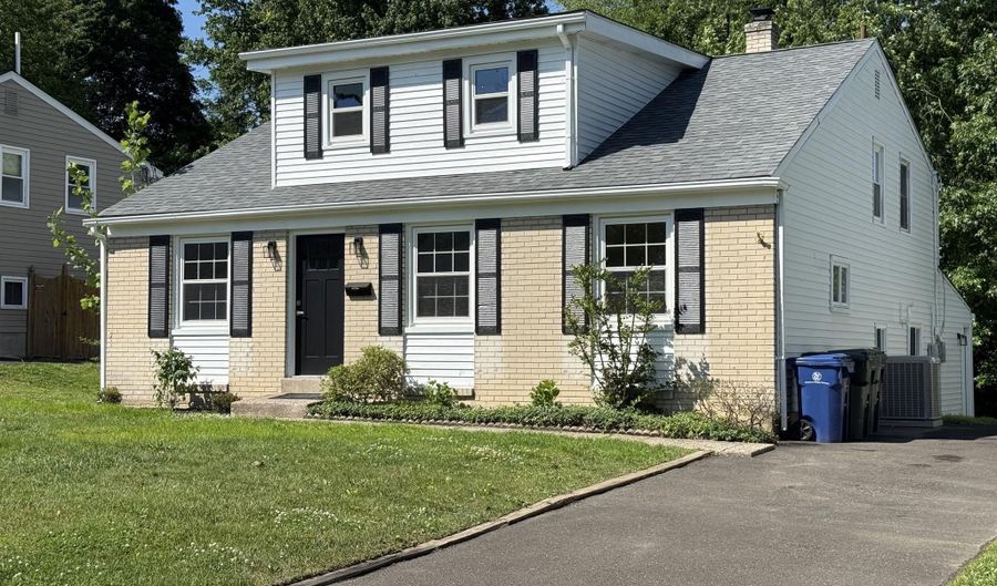 2921 SENAK Rd, Abington, PA 19001 - 4 Beds, 2 Bath