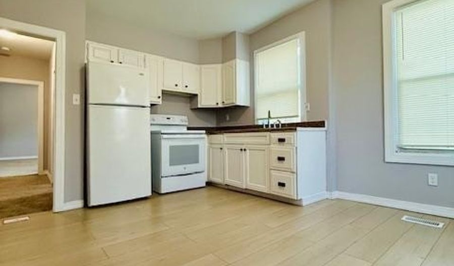 2300 TIOGA Pkwy 2, Baltimore, MD 21215 - 2 Beds, 1 Bath