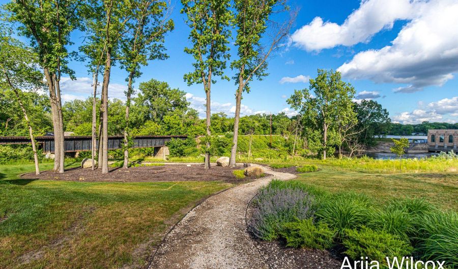 643 Greenslate Dr SE, Ada, MI 49301 - 3 Beds, 3 Bath