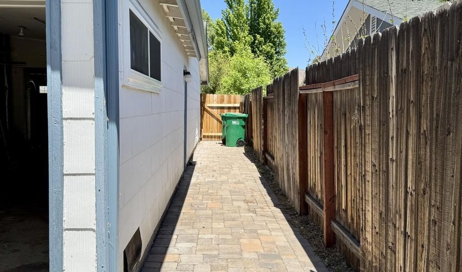 701 Norrie Dr, Carson City, NV 89703 - 2 Beds, 3 Bath